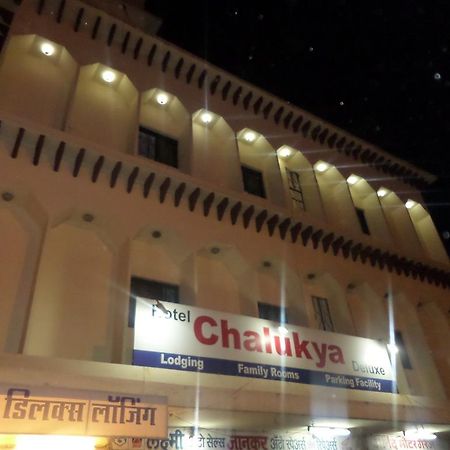 Chalukya Deluxe Kolhapur Bagian luar foto