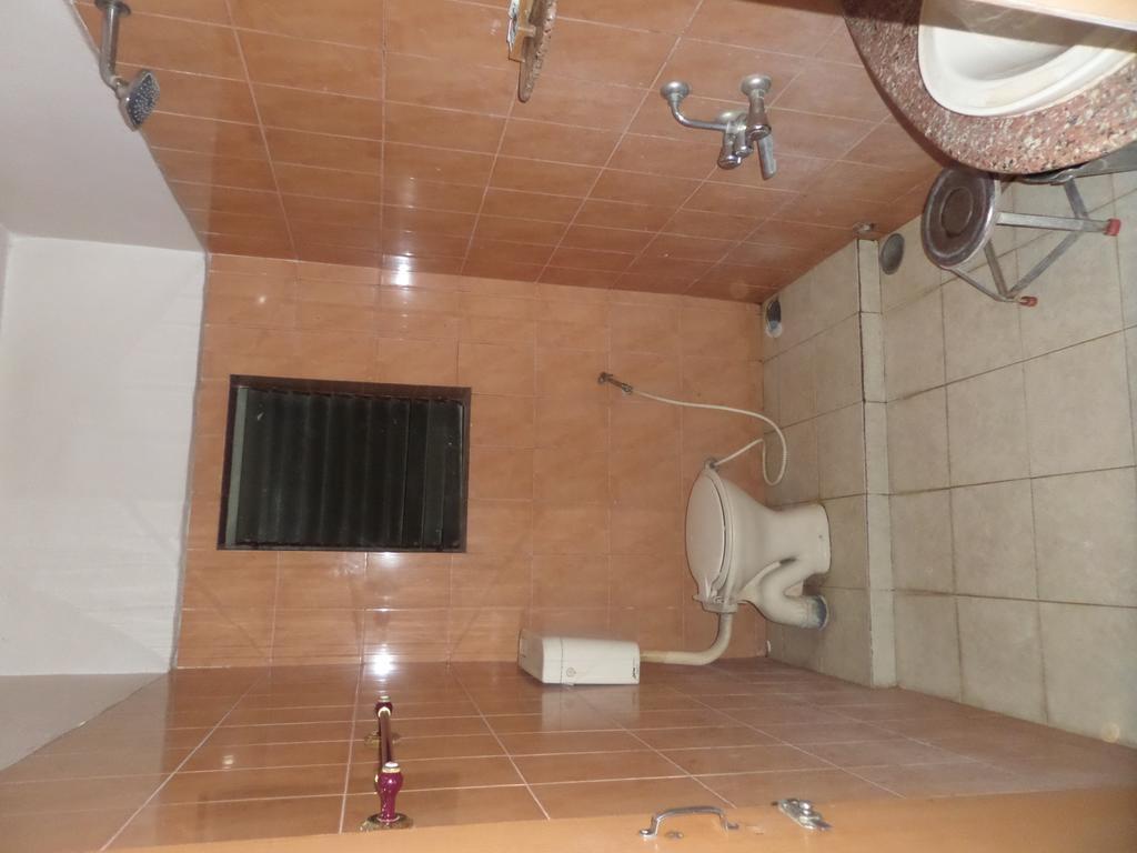Chalukya Deluxe Kolhapur Bagian luar foto