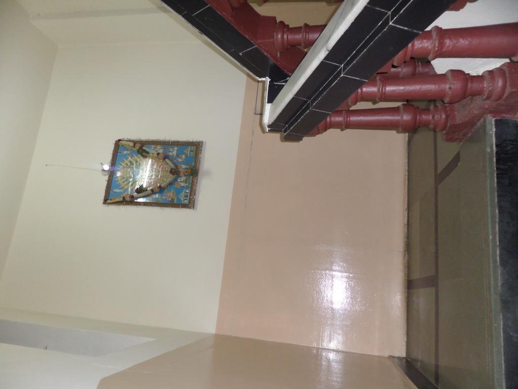Chalukya Deluxe Kolhapur Bagian luar foto