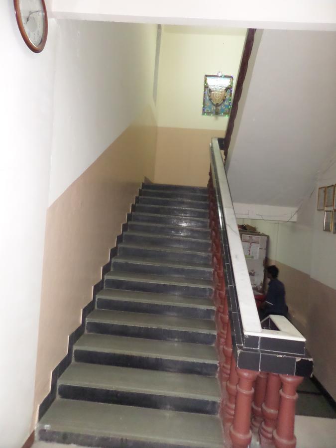 Chalukya Deluxe Kolhapur Bagian luar foto