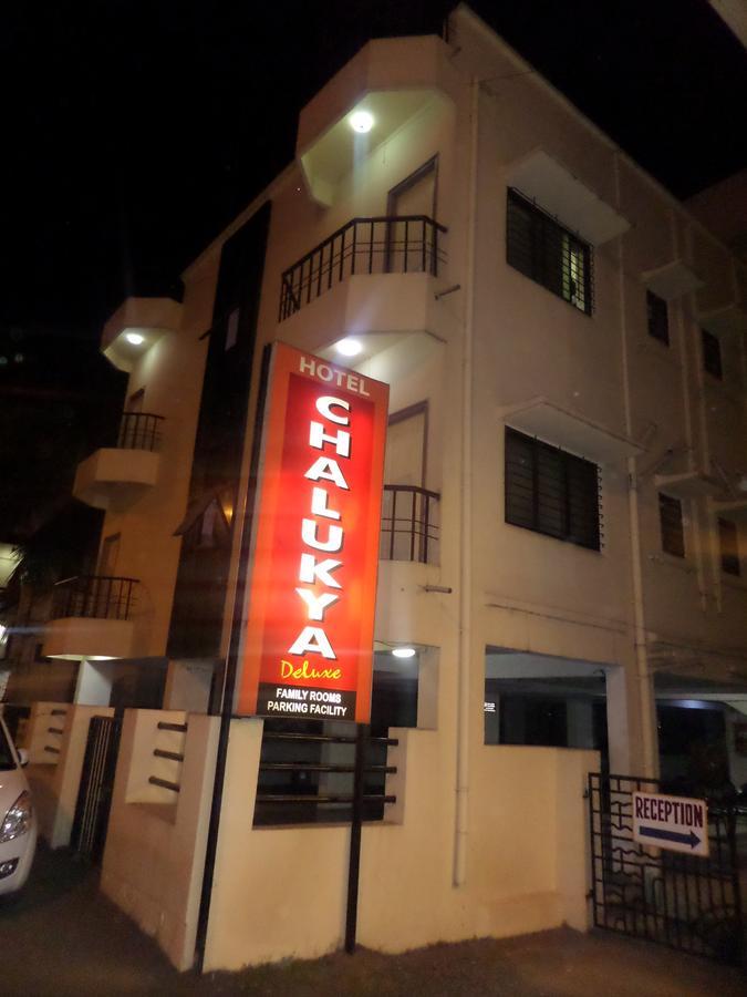 Chalukya Deluxe Kolhapur Bagian luar foto